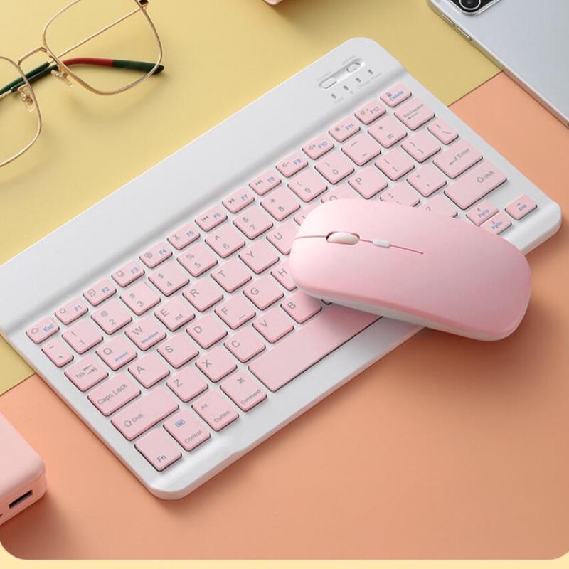 Ultra-Slim Bluetooth Keyboard  - огляд і ціна Desk Setup Ipad