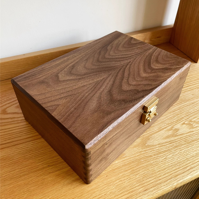Walnut Wood Jewelry Box with L - огляд і ціна Korean Desk Setup
